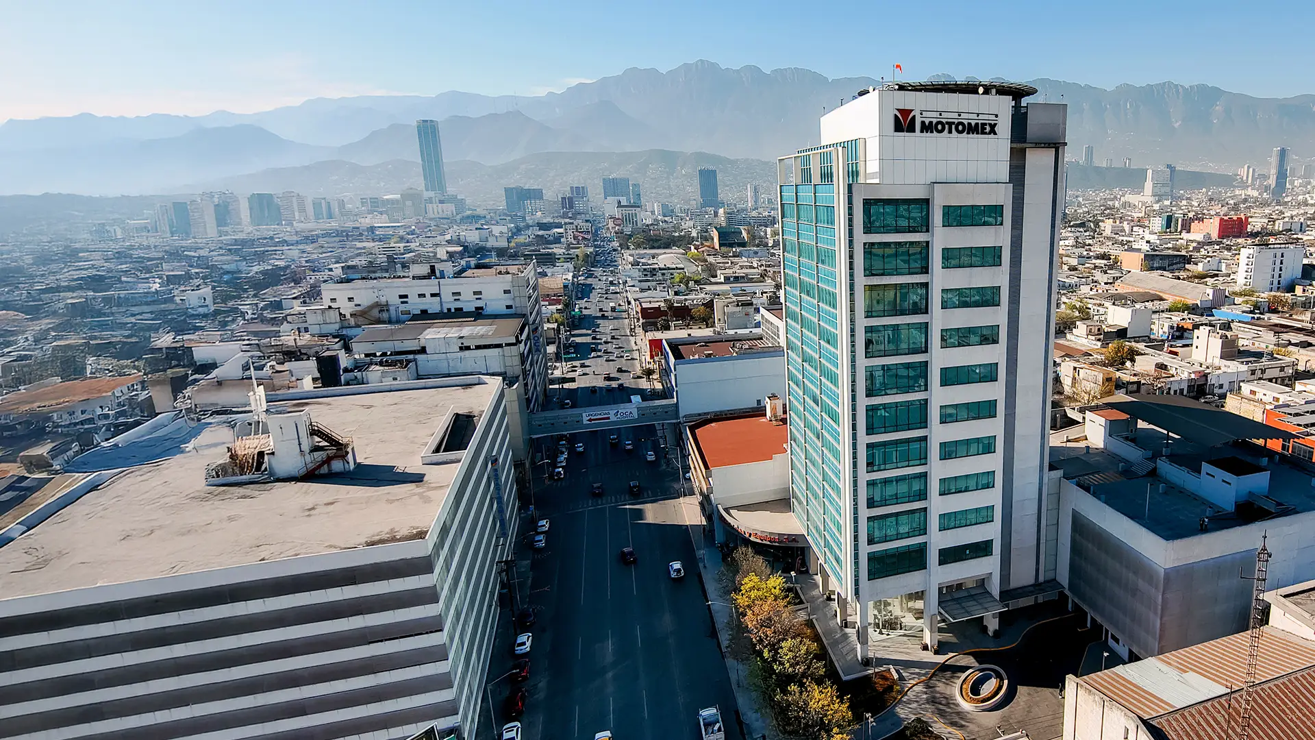 Torre corporativa de Grupo Motomex en Monterrey